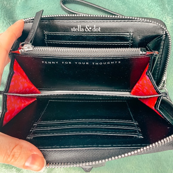 Madison Tech Wallet - Black/White | Stella & Dot - Picture 7 of 10